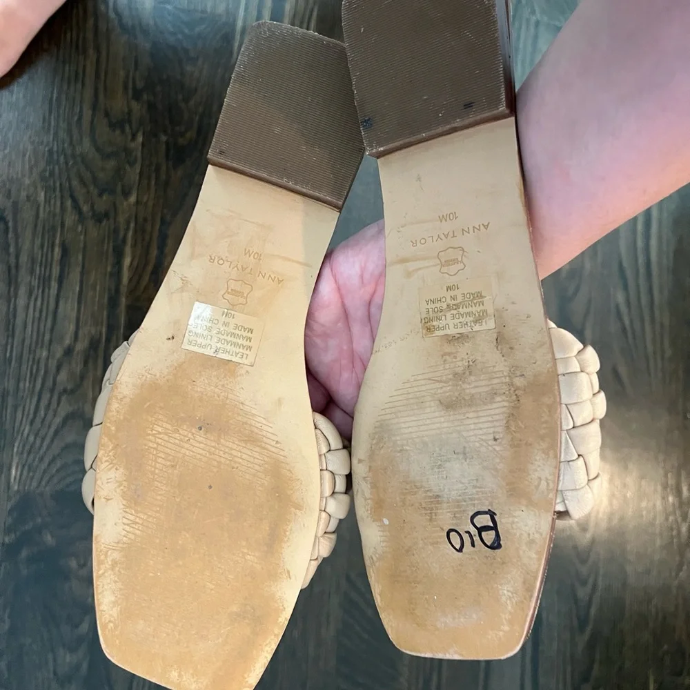 Ann Taylor Woven Puffy Leather Slides size 10